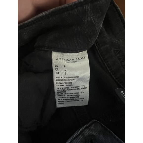 American Eagle Women's size 6 black distressed shorts ripped nexxt level stretch - Picture 4 of 6